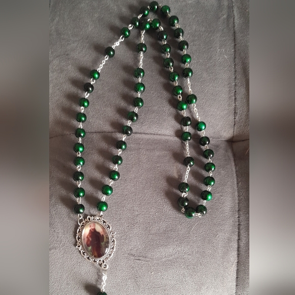 Green and Silver Classic Saint Francis Elegant Design Rosary Catholic Religious - Picture 6 of 6